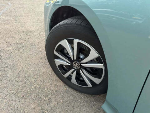 2021 Toyota Prius LE