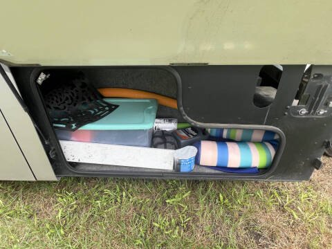 2007 Winnebago Adventurer