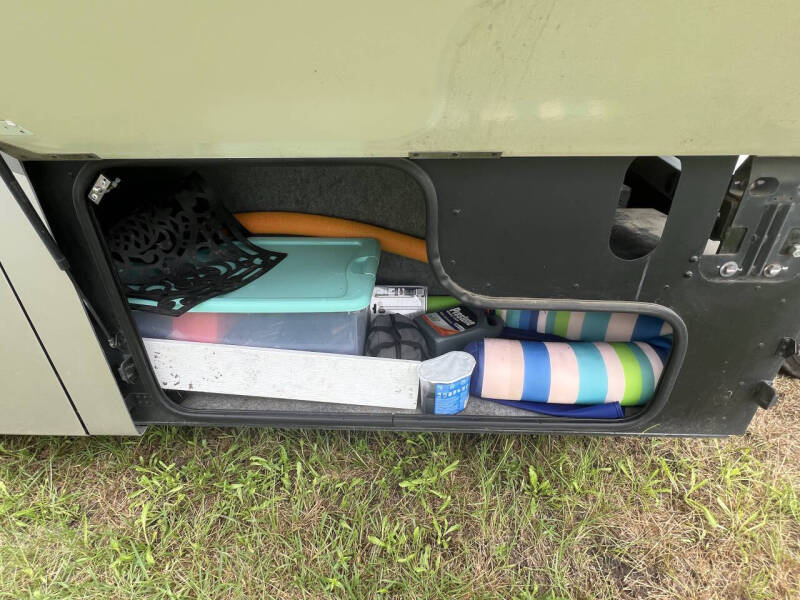 2007 Winnebago Adventurer