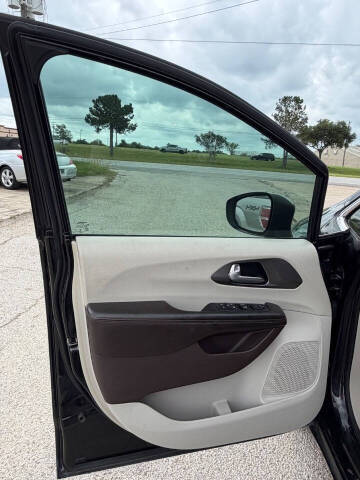 2017 Chrysler Pacifica Touring-L