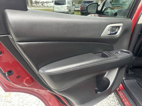 2015 Nissan Pathfinder SL