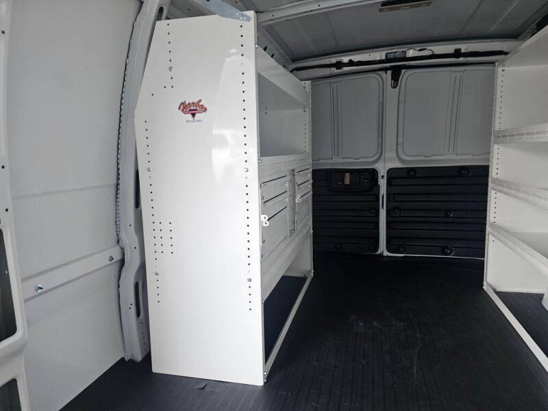 2025 Chevrolet Express 2500
