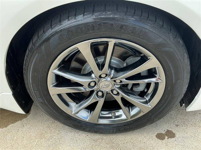 2015 Infiniti Q50