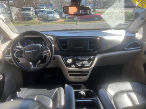 2017 Chrysler Pacifica Touring Plus