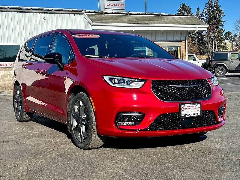 2026 Chrysler Pacifica Select