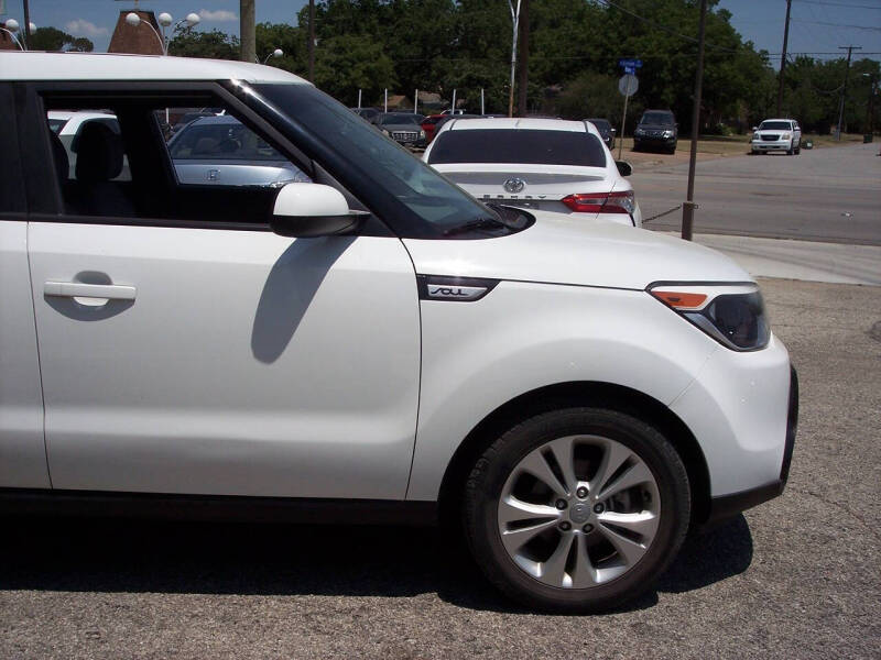 2016 Kia Soul +