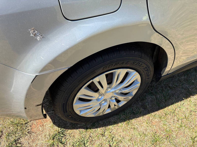 2012 Nissan Versa 1.8 S