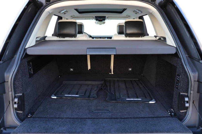 2020 Land Rover Range Rover P525 HSE