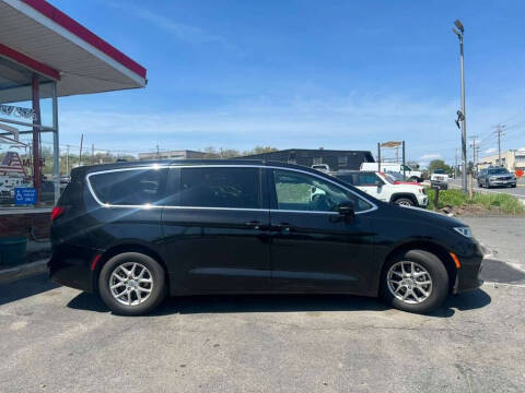 2024 Chrysler Pacifica Touring L