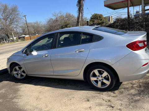 2018 Chevrolet Cruze for sale at R and L Sales of Corsicana in Corsicana TX