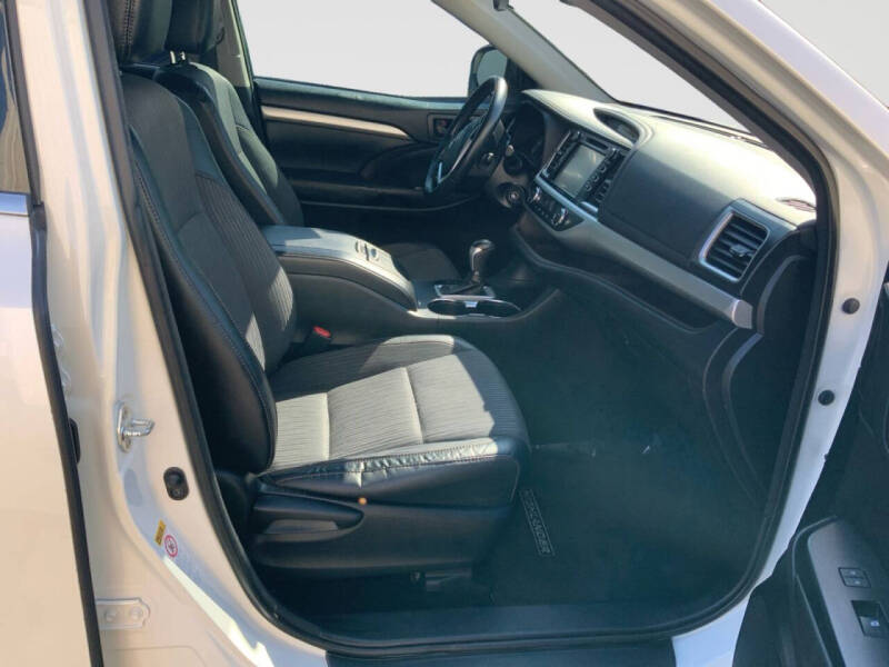 2017 Toyota Highlander LE Plus