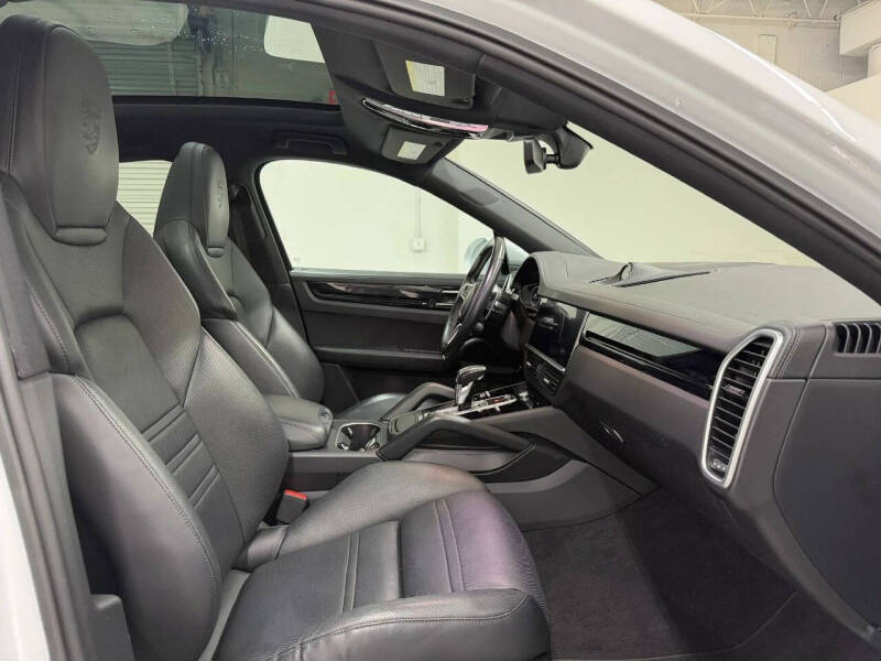 2020 Porsche Cayenne Coupe
