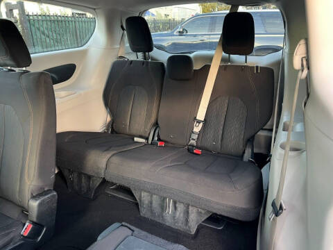 2017 Chrysler Pacifica LX