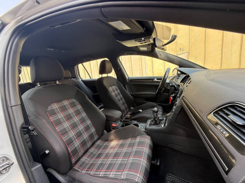 2017 Volkswagen Golf GTI S