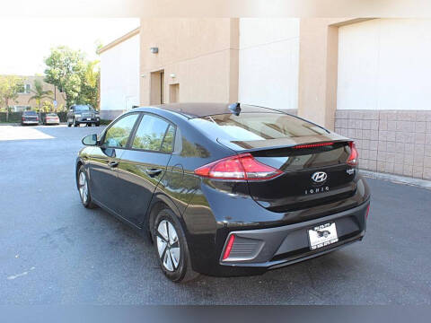 2017 Hyundai Ioniq Hybrid Blue