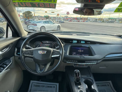 2023 Cadillac XT4 Premium Luxury