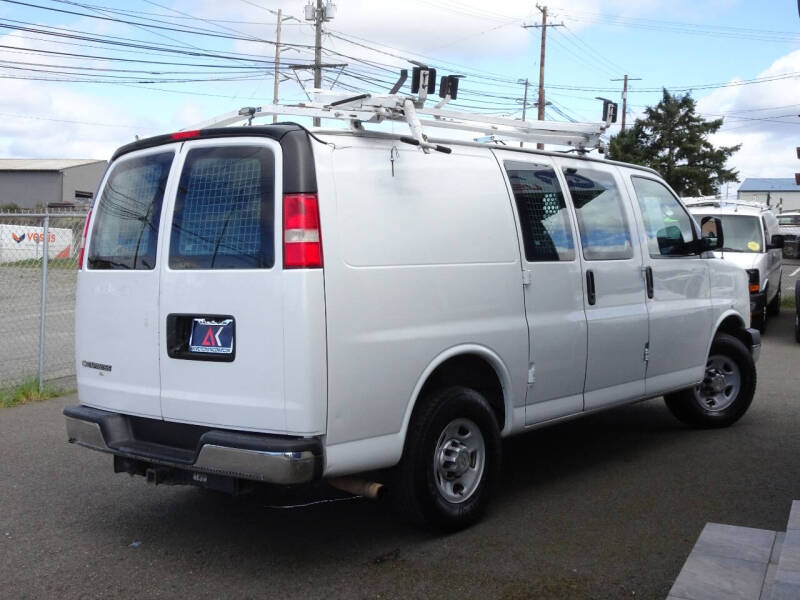 2014 Chevrolet Express Cargo Work Van - Photo 10