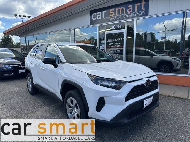 2022 Toyota RAV4 LE's photo