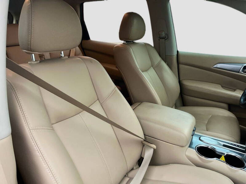2019 Nissan Pathfinder SL
