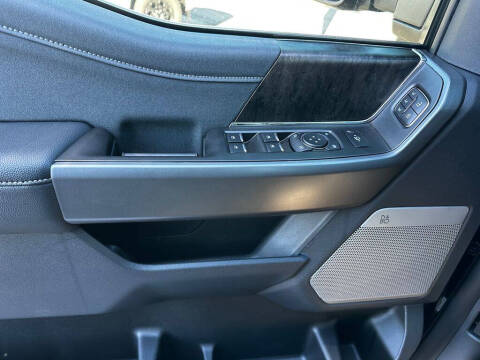 2025 Ford F-350 Super Duty Lariat