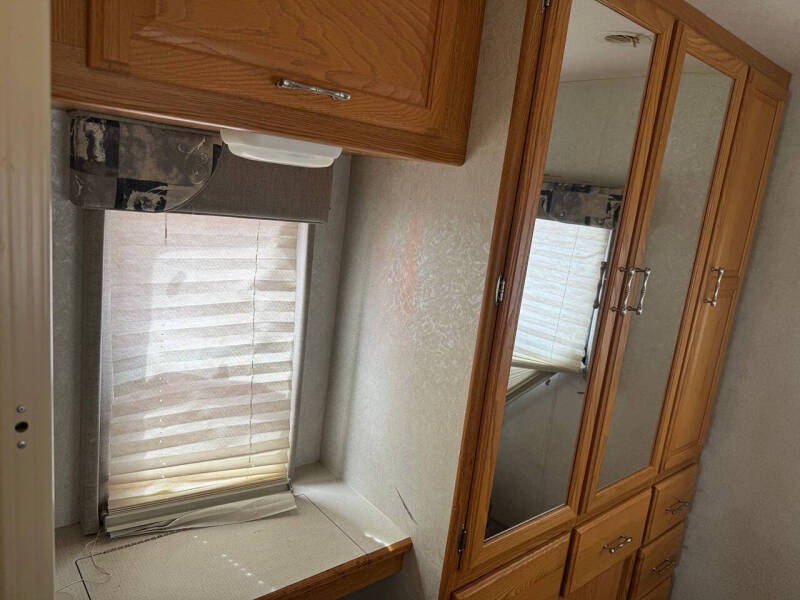 2006 Winnebago Outlook