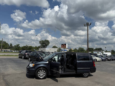 2014 Chrysler Town and Country Touring