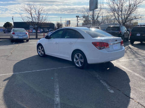 2013 Chevrolet Cruze for sale at GREAT CHOICE AUTO SALES LLP in Albuquerque NM