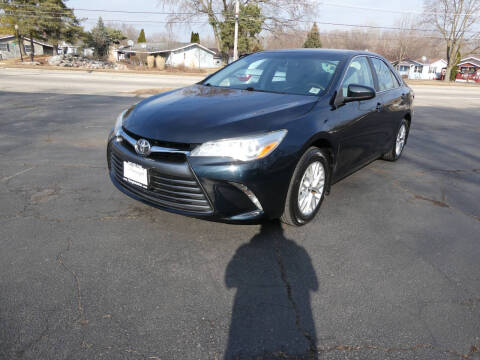 2017 Toyota Camry for sale at Triangle Auto Sales in Elgin IL