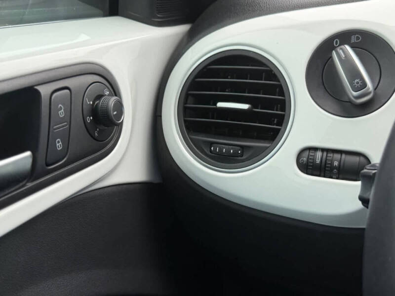 2019 Volkswagen Beetle Convertible