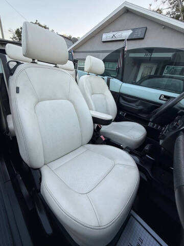 2010 Volkswagen New Beetle Convertible