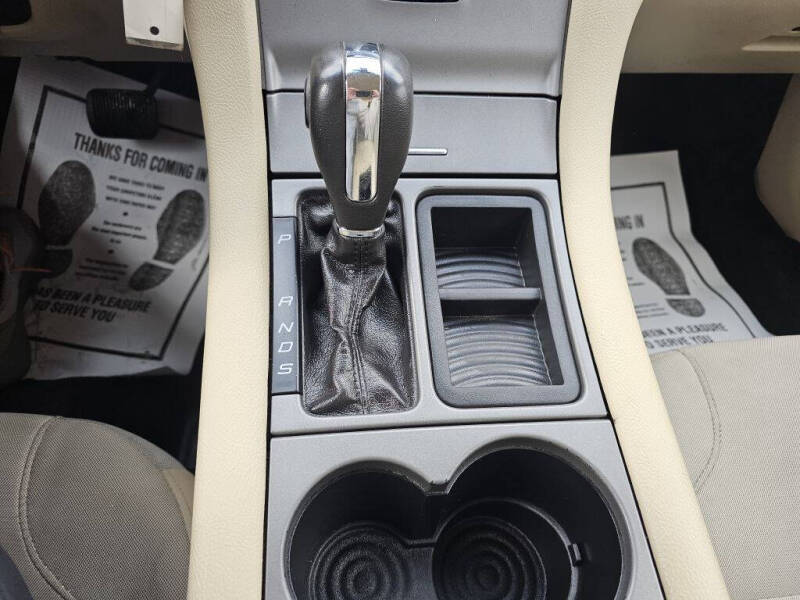 2015 Ford Taurus