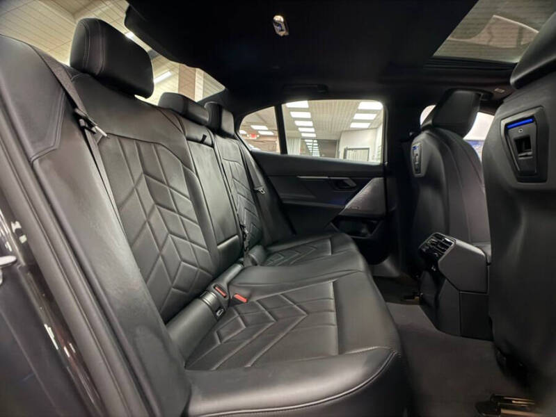 2025 BMW 5 Series 530i xDrive