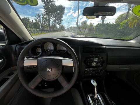 2006 Dodge Magnum SE