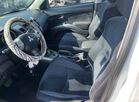 2010 Mitsubishi Outlander ES