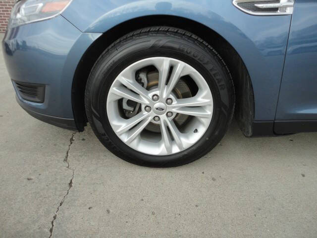 2018 Ford Taurus SE