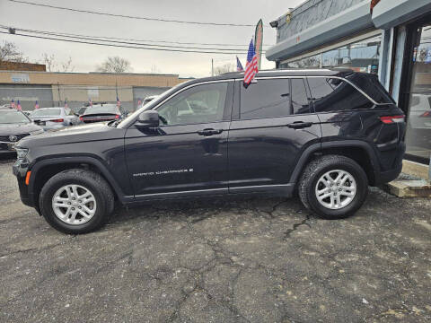 2022 Jeep Grand Cherokee Laredo