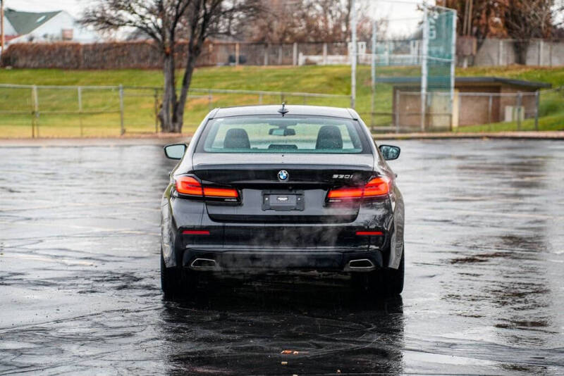 2022 BMW 5 Series 530i