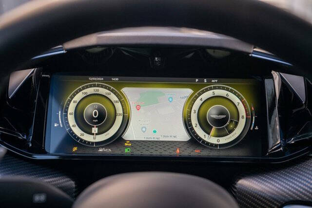2025 Aston Martin Vantage 6