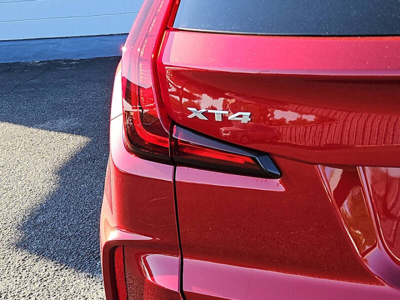 2025 Cadillac XT4 Premium Luxury