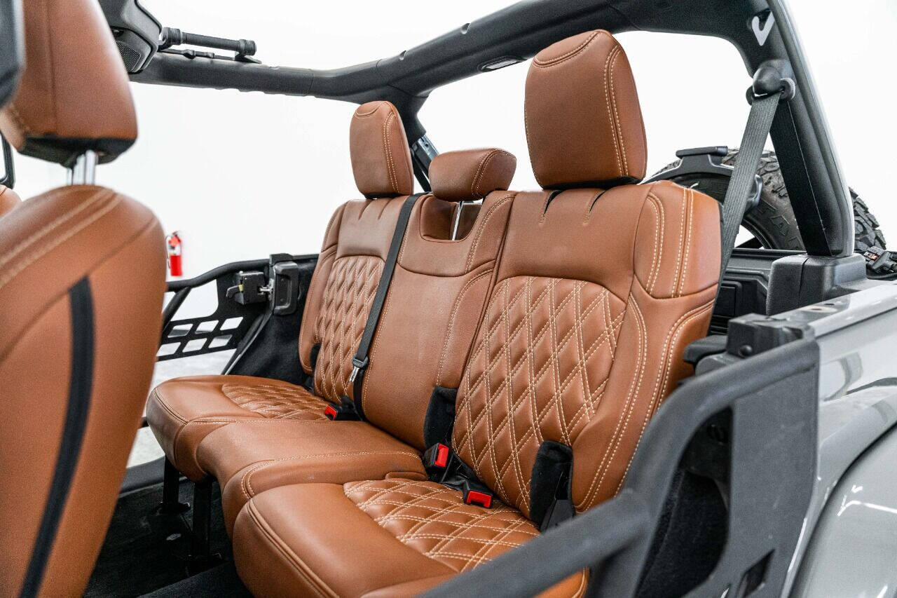 2020 JEEP Wrangler SUV / Crossover - $47,999