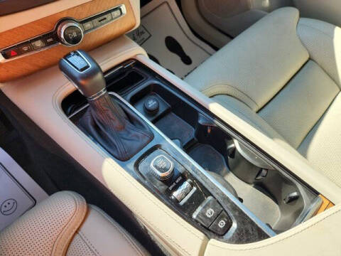 2020 Volvo XC90 T6 Inscription 6-Passenger