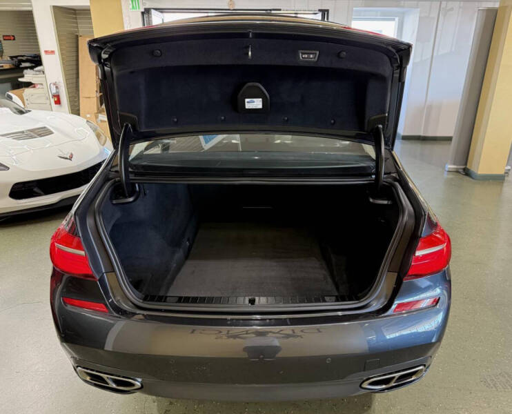 2018 BMW 7 Series M760i xDrive