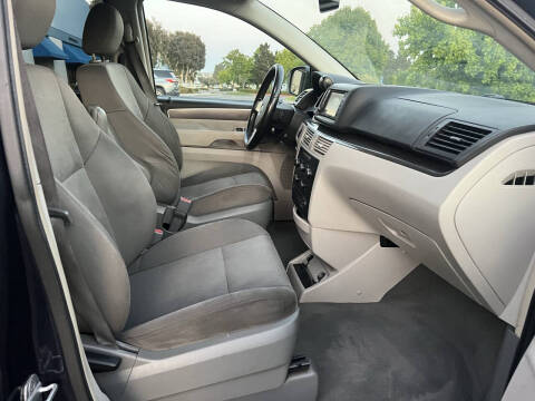 2009 Volkswagen Routan SE