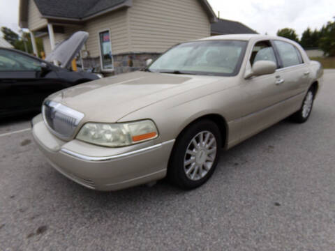 2007 Lincoln Town Car for sale at Creech Auto Sales in Garner NC