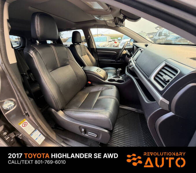 2017 Toyota Highlander SE