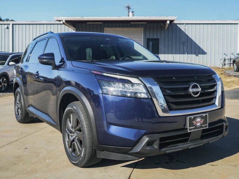 2022 Nissan Pathfinder SV