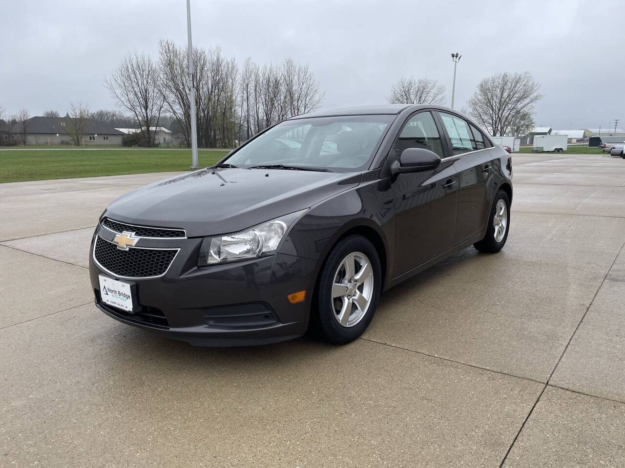 2014 Chevrolet Cruze photo 2