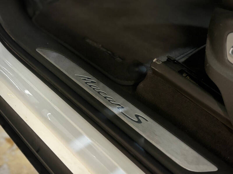 2015 Porsche Macan S