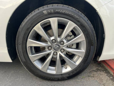 2017 Toyota Camry Hybrid XLE