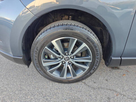 2022 Toyota Venza LE